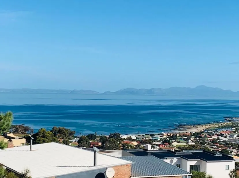 Guest house On The Gbay Villa Gordons Bay