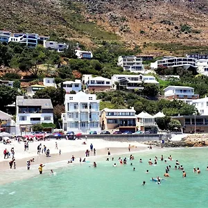 Apartment The View On Bikini Beach, Sleeps 4, Gordons Bay